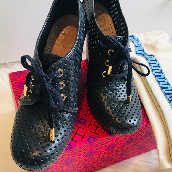 Tory Burch Booties Size 7 - Picture 1 of 9